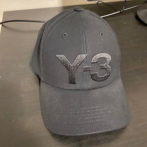 Y-3 Hat black never worn